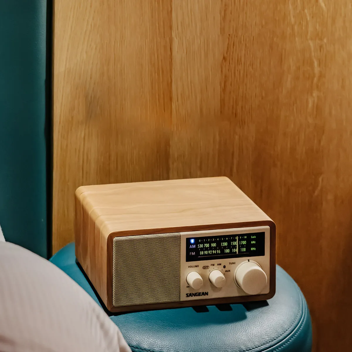 AM / FM / AUX / Bluetooth Wooden Cabinet Radio