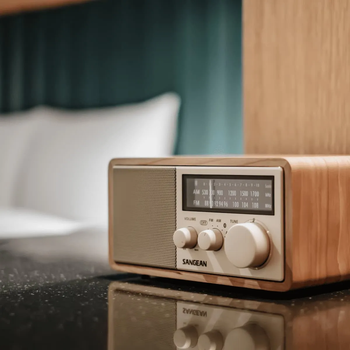 AM / FM / AUX / Bluetooth Wooden Cabinet Radio