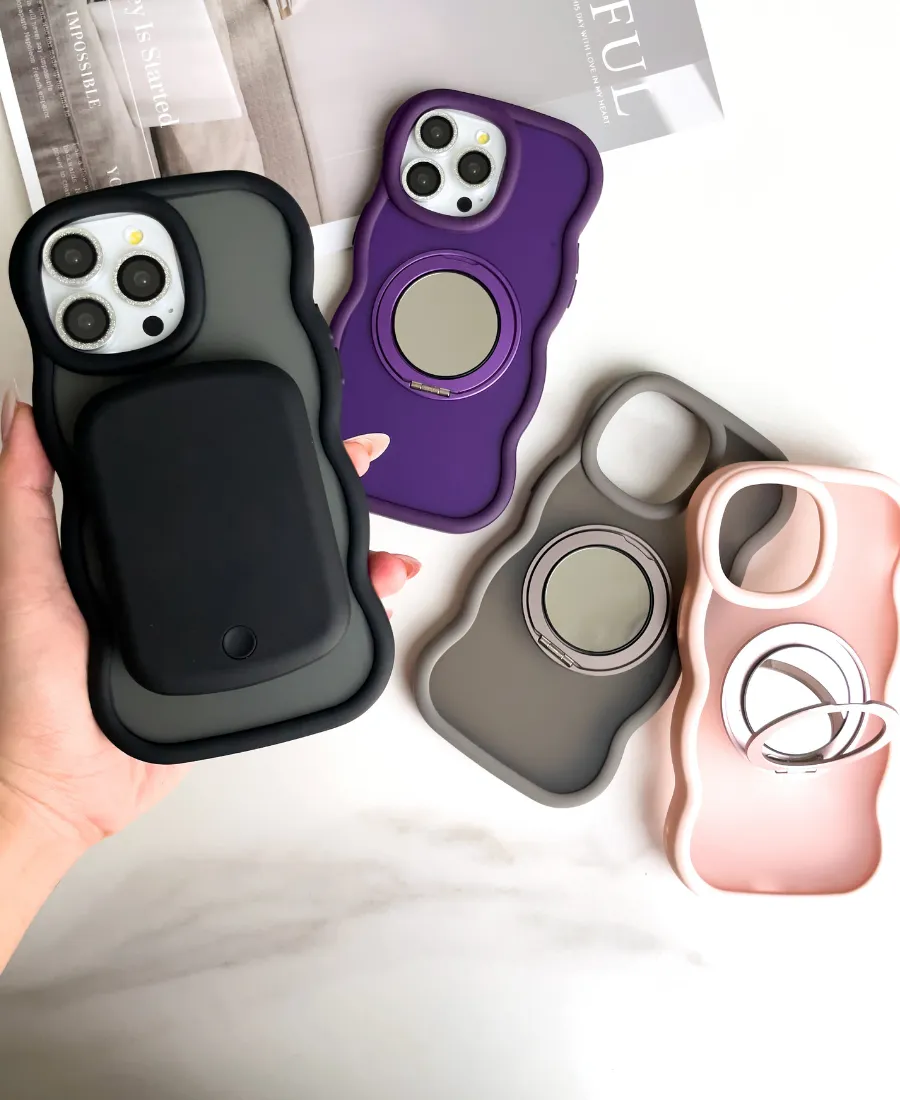 Gray Wavy Mirror MagSafe Phone Case