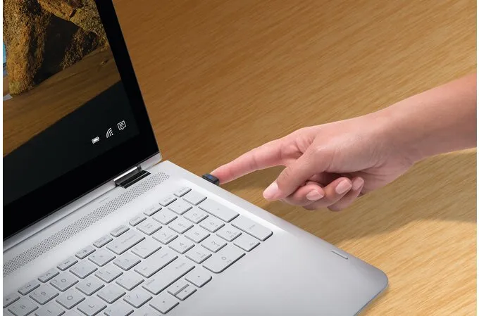Kensington VeriMark™ Fingerprint Key - FIDO U2F for Universal 2nd Factor Authentication & Windows Hello™
