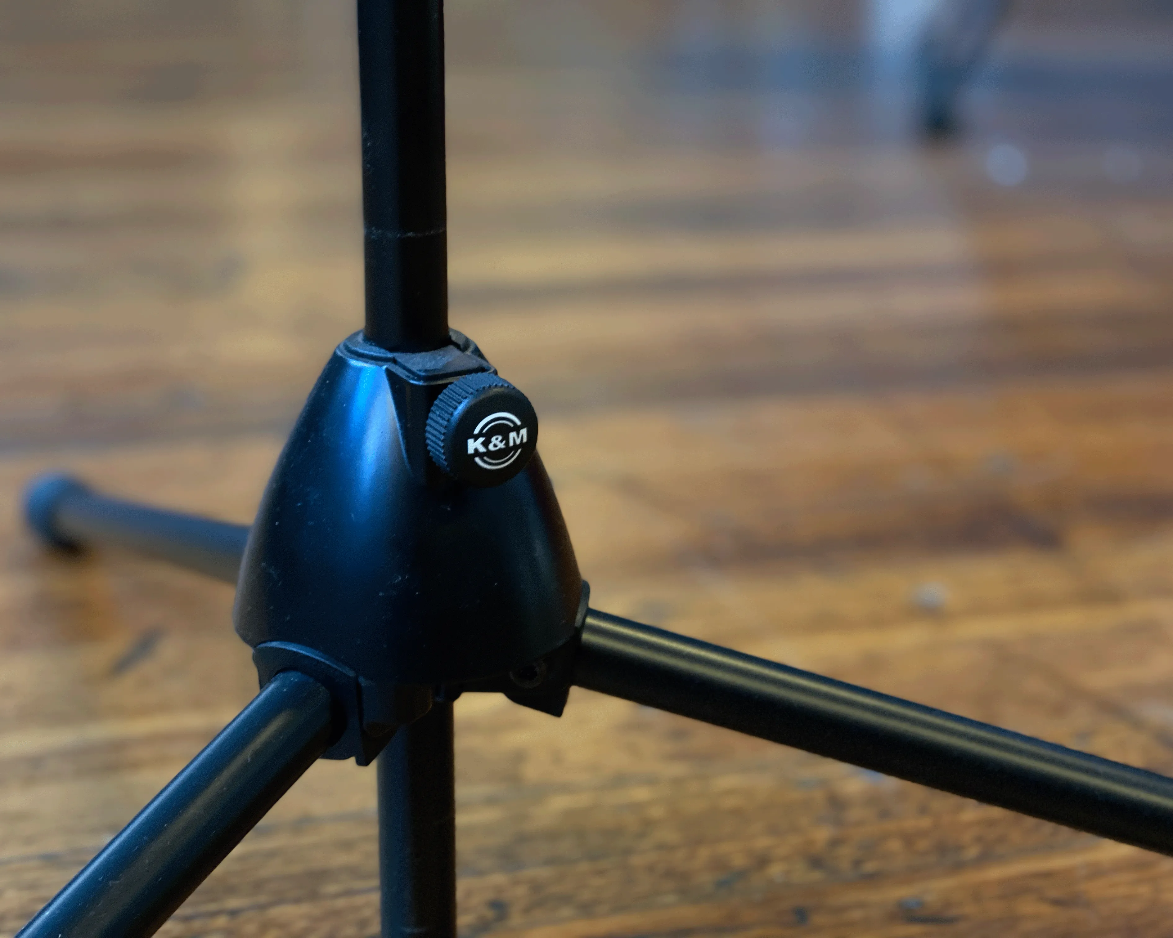König & Meyer Microphone Stand with Rode Stereo Bar