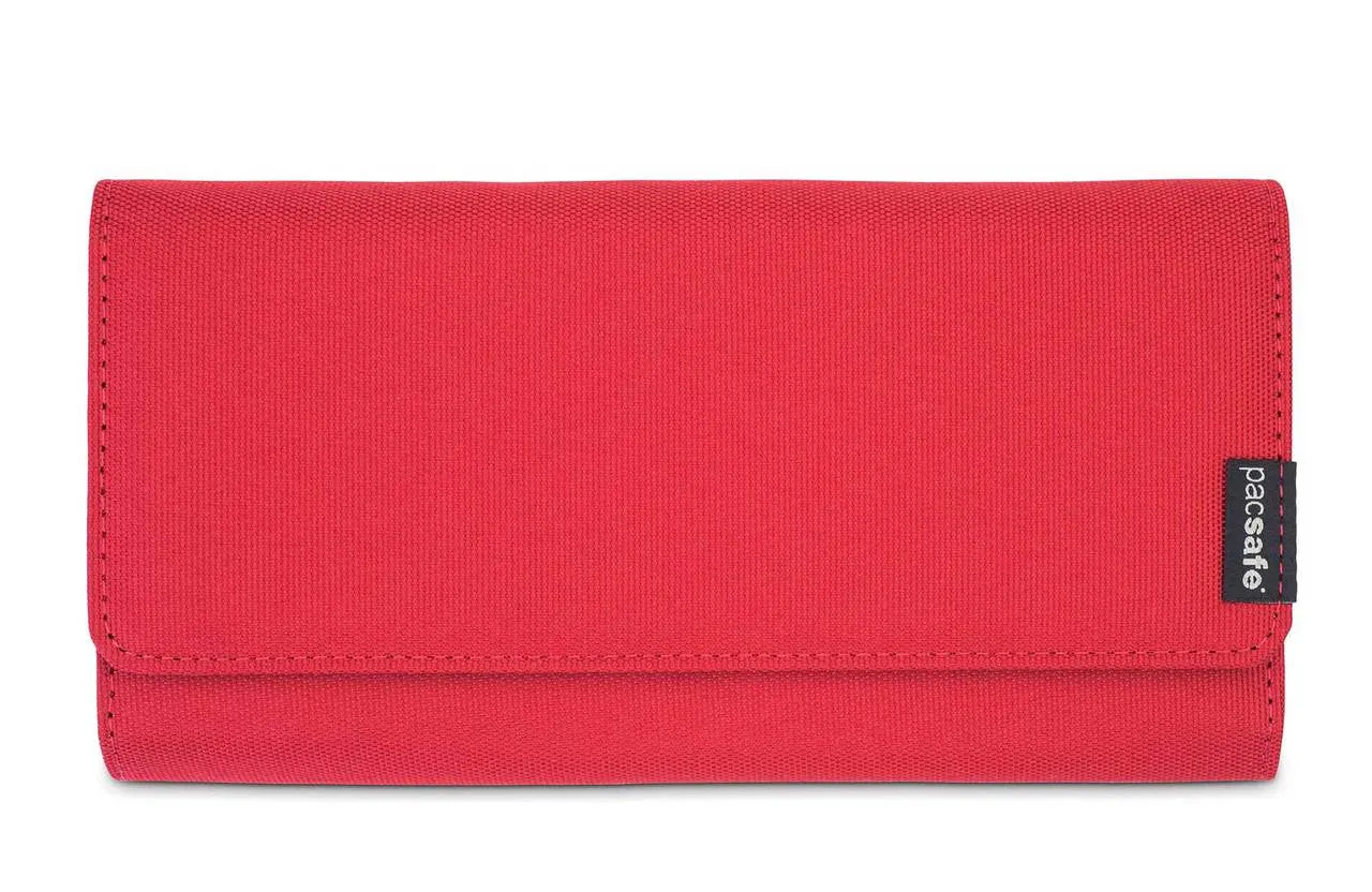 Pacsafe RFIDsafe LX200 RFID-blocking clutch wallet